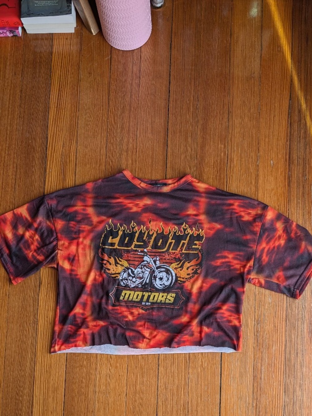PrettyLittleThing Tie-Dye Moto Crop Tee
